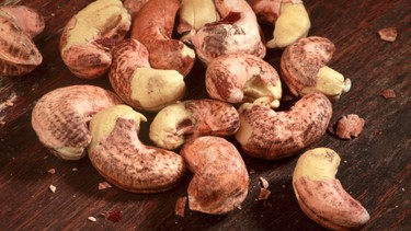 Hạt điều có công dụng gì? Cách sử dụng hạt điều tốt cho sức khỏe và một số điều bạn cần biết