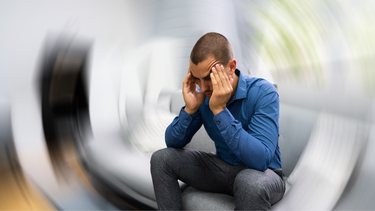 Hay bị chóng mặt là thiếu chất gì? Bổ sung gì để cải thiện?