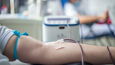 HIV lây qua đường nào? Cách phòng tránh lây nhiễm HIV