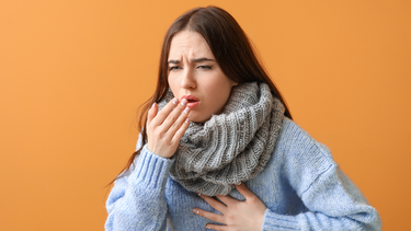 Ho đờm trắng có bọt là dấu hiệu của bệnh gì? Nguyên nhân do đâu?