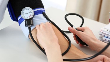 Huyết áp 90/60 có thấp không? Cách nhận biết và điều chỉnh an toàn tại nhà