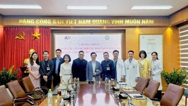 Bệnh viện Bạch Mai đào tạo nâng cao năng lực cấp cứu cho cán bộ y tế Long Châu