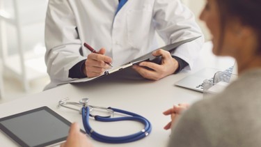 Khám nội tiết gồm những bước nào? Vì sao nên thực hiện kiểm tra nội tiết định kỳ? 