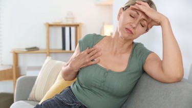 Mãn kinh và tiền mãn kinh: Hiểu đúng để chủ động chăm sóc sức khỏe