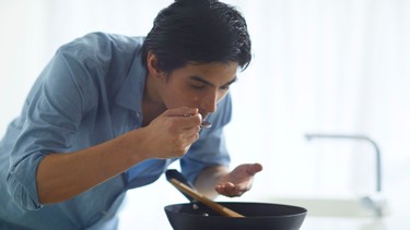 Mất vị giác là gì? Nguyên nhân, triệu chứng và cách khắc phục hiệu quả