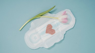 Máu báo thai xuất hiện mấy ngày thì hết? Dấu hiệu nhận biết và khi nào cần đi khám