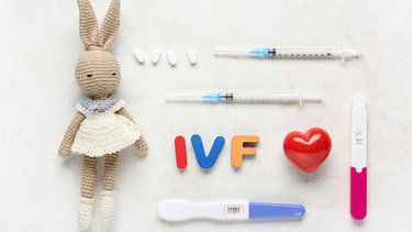 Mẹ có thai IVF có đi xe máy được không? Những lưu ý mẹ bầu cần biết