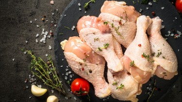 Men gan cao ăn thịt gà được không? Một số thực phẩm người bị men gan cao nên và không nên bổ sung