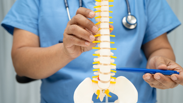 Mổ thoát vị đĩa đệm bao lâu thì hồi phục? Các yếu tố ảnh hưởng đến quá trình phục hồi