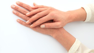 Nám da tay: Nguyên nhân, cách nhận biết và hướng chăm sóc hiệu quả