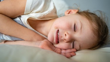 Nghiến răng ở trẻ em: Nguyên nhân, tác hại và khi nào cần can thiệp?