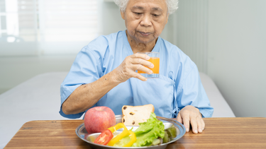 Người bị khô khớp gối nên ăn gì để cải thiện sức khỏe?