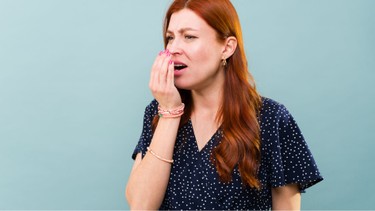 Hơi thở có mùi amoniac là bệnh gì? Cách khắc phục hiệu quả