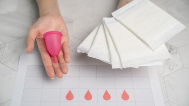 Niêm mạc tử cung dày là sắp có kinh phải không? Những lưu ý cần biết