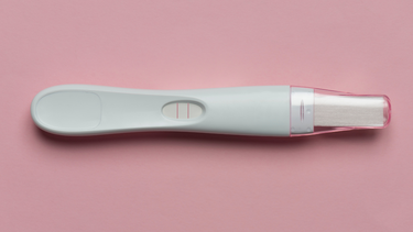 Nồng độ hCG bao nhiêu thì que thử thai lên 2 vạch?