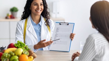 Phụ nữ mãn kinh cần bổ sung gì? Cách bổ sung dưỡng chất an toàn và hiệu quả