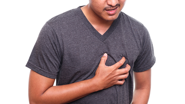 Sáng ngủ dậy bị đau xương ức là do đâu? Cách phòng ngừa hiệu quả