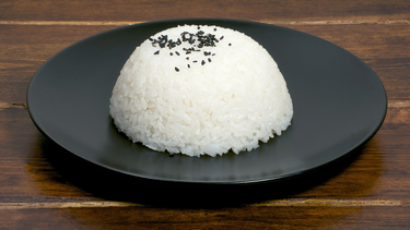 Sau khi nhổ răng bao lâu thì được ăn cơm?