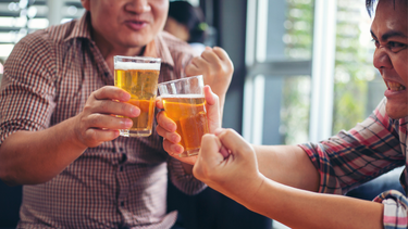 Tác hại của rượu bia đối với nam giới khi uống thường xuyên