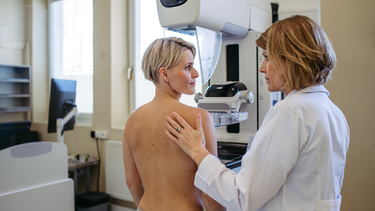 Tầm soát ung thư: Phát hiện sớm để tăng cơ hội chữa