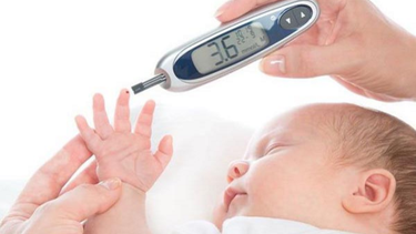 Tăng đường huyết sơ sinh là gì? Nguyên nhân, triệu chứng và cách chăm sóc trẻ đúng cách