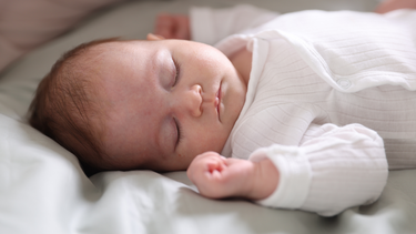 Thế nào là ngủ li bì ở trẻ sơ sinh? Hiểu đúng để không bỏ sót dấu hiệu nguy hiểm