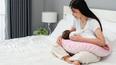 Thời gian cho con bú bao lâu là hợp lý?