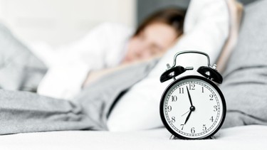 Thời gian đi ngủ và thức dậy tốt nhất cho sức khỏe
