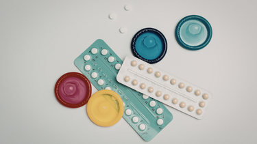 Uống thuốc tránh thai hàng ngày bao lâu thì quan hệ được?