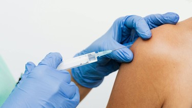 Tiêm vắc xin HPV ở đâu tại quận Tân Bình? Độ tuổi tiêm tốt nhất