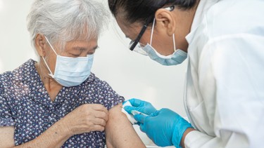 Tiêm vắc xin RSV ở đâu tại Quận Cầu Giấy? Đối tượng nào nên tiêm phòng?