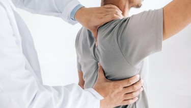 Trật khớp vai tái hồi: Nguyên nhân và cách phòng ngừa hiệu quả