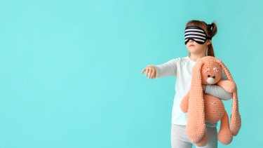 Trẻ bị mộng du: Nguyên nhân, dấu hiệu và cách xử lý hiệu quả