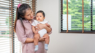 Trẻ bị tay chân miệng khi nào cần nhập viện: Những dấu hiệu không nên bỏ qua