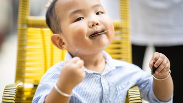 Trẻ em ăn rong biển có tốt không? Lợi ích và lưu ý quan trọng cha mẹ cần biết