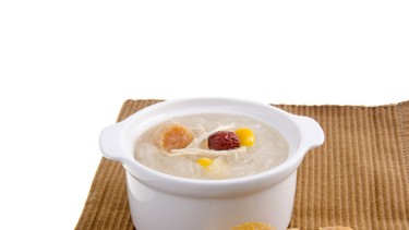 Trẻ em ăn yến có tốt không? Lợi ích, độ tuổi phù hợp và cách dùng an toàn cho trẻ