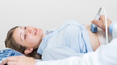 Trễ kinh bao lâu thì đi khám thai lần đầu? Những điều bạn nên biết