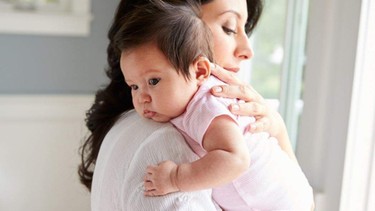 Trẻ sơ sinh nôn trớ sau khi bú: Nguyên nhân và cách xử lý an toàn