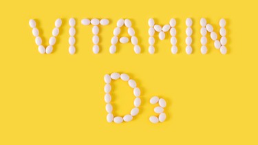 Trẻ uống vitamin D3 có bị táo bón không? Những điều ba mẹ cần biết