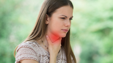 Triệu chứng ngứa cổ họng COVID – Dấu hiệu sớm bạn không nên bỏ qua