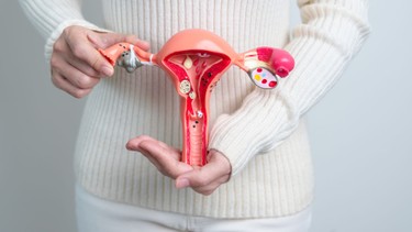 U xơ tử cung không nên uống vitamin gì? Những loại cần tránh và cách dùng an toàn