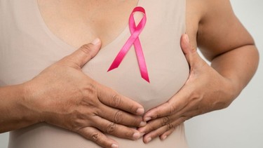 Ung thư vú có đau không? Khối u ung thư vú có cảm giác thế nào?