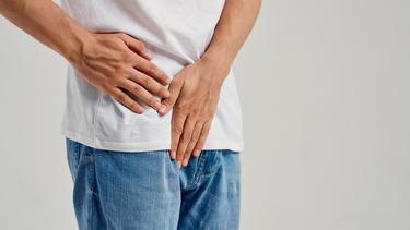 Viêm nang lông vùng kín nam giới có gây vô sinh không?