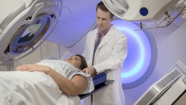 Xạ trị ung thư phổi: Phương pháp điều trị hiệu quả và những điều cần biết