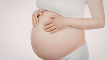 Xoa bụng gây sảy thai có đúng không và những điều mẹ bầu cần biết