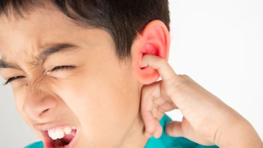 Chảy dịch tai: Nguyên nhân, triệu chứng và cách xử lý 