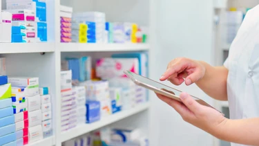 Da bị nám nên uống vitamin gì? Những lưu ý cần biết
