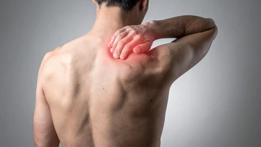 Đau cổ vai gáy bên phải là gì và những điều cần biết?