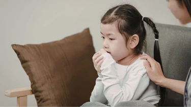 Ho gà ở trẻ em nguy hiểm như thế nào? Chăm sóc và điều trị