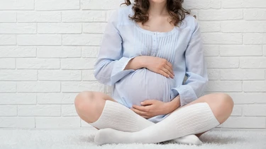 Mẹ mang thai IVF nên sinh mổ ở tuần bao nhiêu? Có thể sinh thường khi làm IVF không?